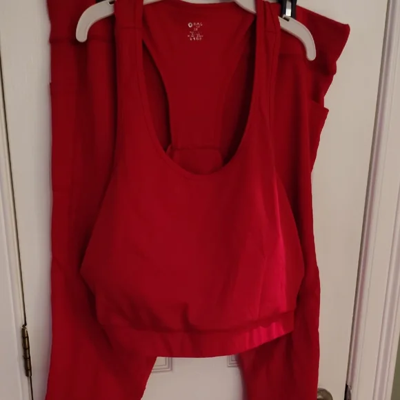 Red Athletic Tank and Capri Leggings Set - Picture 3 of 9